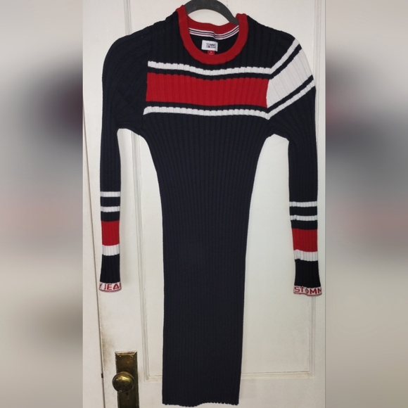 Tommy Hilfiger long sleeve dress (stretchy form fitting knitted fabric) - Picture 1 of 4